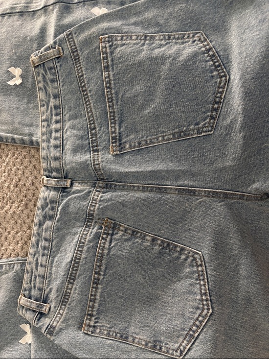 Forever 21 90’s Fit Bow Baggy Jeans - Picture 5 of 8